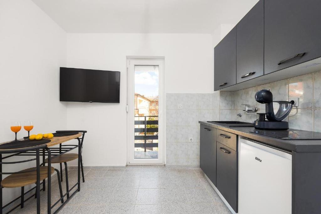 Apartmani Suhi Brod Медулин Екстер'єр фото